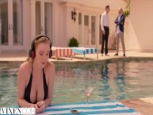 Trucos de VIXEN Kendra Sunderland con su jefe