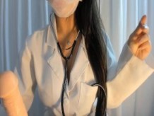 Sexy Latina RolePlay Doctor teniendo sexo oral hasta correrse en la boca JOI