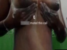 Sri Lanka chica musulmana bañándose videollamada filtró grandes tetas lechosas