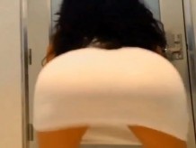 Twerking 01