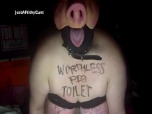 Fuckpig JustAFilthyCunt amordaza, folla y se humilla con múltiples consoladores en la cámara