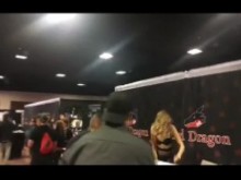 Recorrido por el piso de exhibición de Exxxotica Denver 2018