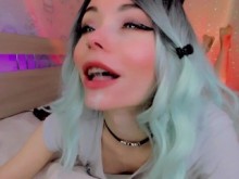 ZORRA DE PELO AZUL RECIBE LECHE EN SU CARA DE AHEGAO