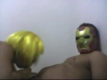 480 Pareja enmascarada