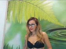 Linda rubia con gafas y juguetes - cutegirlsoncam