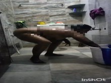 Parte 2 mucama bañándose delante del dueño