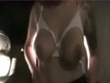 Increíble tetas chica ordeño como fuente