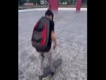 Chico pendejo se cae en skate