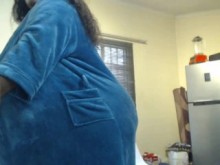 Negro cachondo BBW milf gimiendo ruidosos y burlones en la cocina