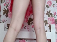 La perra gordita rusa metió sus bragas en anal y se enojo por el bien del propietario tocando un afeitado