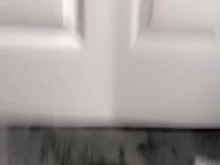 ¡Sextando en Snapchat mientras escucha a mi madrastra follando a un extraño! ¡Me arrojé 3 veces en su puerta!