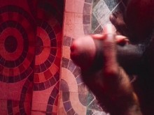 Necesito una muñeca sexual para sacudir mi gran polla debajo de la ducha, ¡despertando la polla erecta temprano en la mañana!