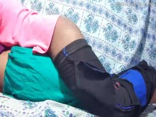 Tetas grandes apretadas Girl y niño sexo en la habitación