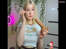 ¡Anime Girl chupa con avidez hasta que las bolas estén completamente vacías!