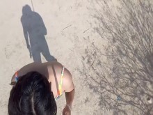 Tacones públicos y sexys desnudos