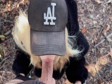 Sexo público en el bosque con una estudiante, una niña hace una mamada en el bosque. CASA. Video casero. Pri