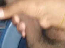 Masturbándose en el baño, necesito compañía