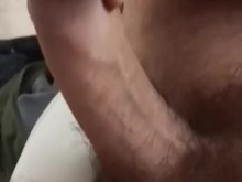 Chico canario con una gran polla se masturba en el baño de su hermanastra Canary Big Dick