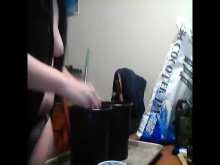 Riegando mis plantas desnudas