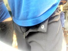 Shy Mia me envía una foto de hermosas tetas y me diga que me suelte los pantalones