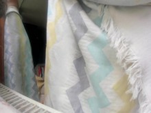 Celine me está mirando y charlando