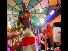 Rubio lindo camarero goteando coño