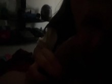 Follando en la sala de estar mientras vemos Netflix