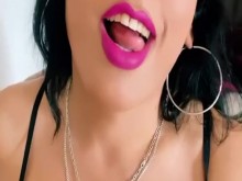 Linda transexual lechera, activa adoro los pasivos, culo grande y tetona