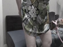 Milf madura y gorda con grandes tetas caídas naturales se divierte con un extraño en la webcam.