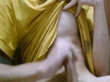 Chico de 18 se pajea antes de ducharse