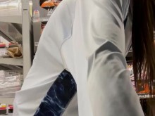 Pezones duros en Family Dollar