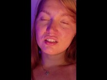 ¡Placer en su cara y su coño mojado de cerca!