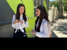 A las chicas buenas les gusta chupar pollas en lugar de estudiar.