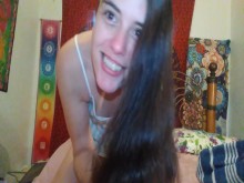 Cepillando mi largo cabello moreno mostrando mi hirsuto coño bush Fetiche de cabello Onlyfans ManyVids Slut OF