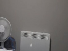 Real Virgin dispara carga en la cama Travellodge sobre una toalla