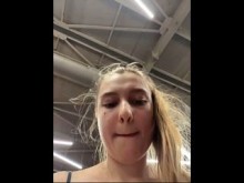 Sexo apasionado con un extraño mientras entrenas