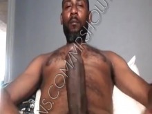 Ven y siéntate en esta gran polla negra