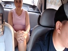 me masturbo en el uber me pongo muy cachonda y el chofer me descubre