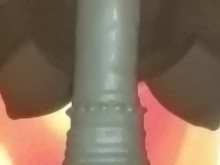 Montando mi consolador montado sobre la mesa, ¡¡mira el semen!!