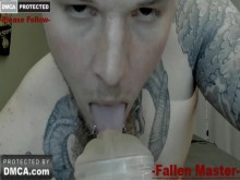 tatuado maestro Fleshlight digitación y lamiendo coño