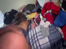 Dios mío, papá se cuela en mi habitación y me folla el coño con su gran polla negra