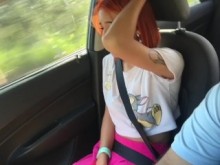 Pelirroja rica me deja usar el control de su vibrador
