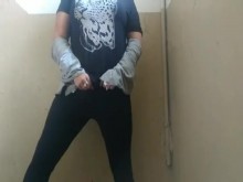 Mujeres bbw tocando el coño en el porche, a los vecinos les encanta espiar