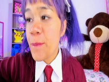 Lila Jordan muestra su garganta