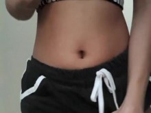 Hot Work Out Public - Chica tailandesa mostrando los senos, haciendo ejercicio, chicas tailandesas en vivo