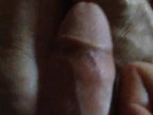 Sueño con el maloliente coño de mi esposa y me corro en mis pies.