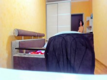 ¡La dulce morena Myla_Angel realiza un espectáculo caliente de tetas largas! ¡Las tetas pellizca, presiona, chupa y más!