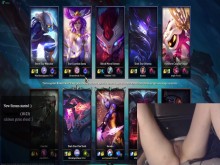 Niña jugando League of Legends después de más de un mes de descanso
