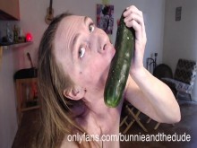 Big Titty Fuck Pepino Chupar Escupir Frotar Bofetada Axilas Mojadas Peludas