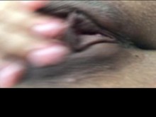 Me toco el coño y le envío un video a mi amante.